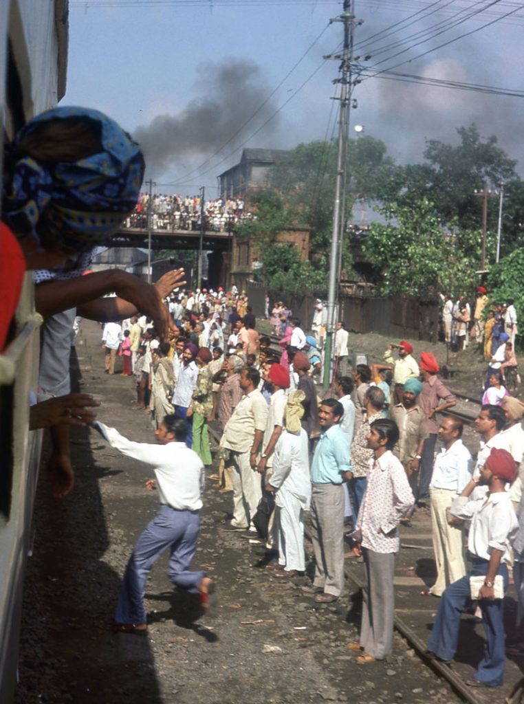 The new train pulls out of Amritsar station bound for Lahore