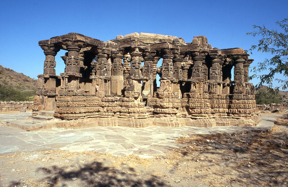 The main ruined temple at Kiradu is dedicated to Someshwar Mahadev.