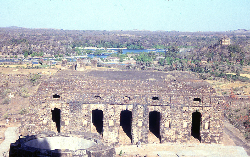 One stable at Orchha was built for camels and elephants.